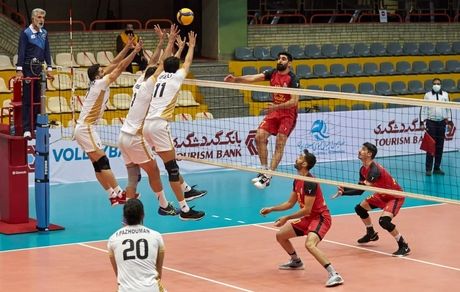 لیگ برتر والیبال: آذرباتری روی نوار شکست / لبنیات هراز آمل صدرنشین جدید