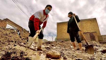 پنج مفقودی در سیل استان کرمان / پیکر یک مفقودی پیدا شد