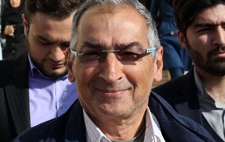 زیبا کلام: اصلاح طلبان بجای همراه شدن با رادیکالها در تقاضای استعفا، از روحانی بخواهند واقعیتها را بگوید