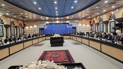 آغاز اجرای طرح افزایش قیمت بنزین ابتدا از خودروهای دولتی / ناچاریم بخشی از یارانه بنزین را تغییر دهیم