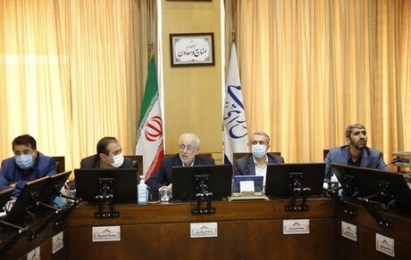 بررسی آیین نامه قانون ساماندهی صنعت خودرو در کمیسیون صنایع