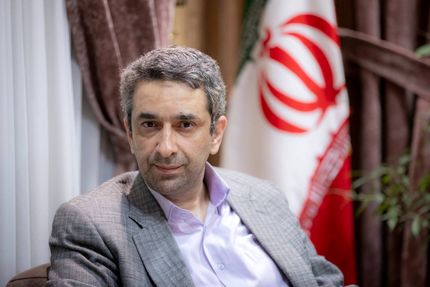رئیس جمهور بزودی عارف را مسئول ساماندهی اینترنت خواهدکرد