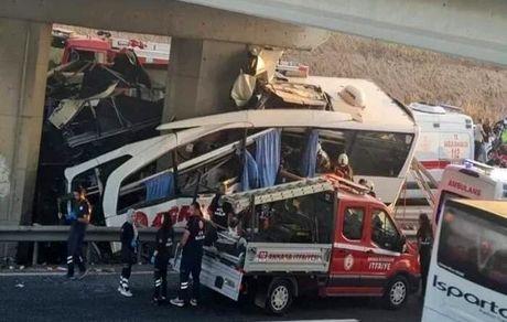 تصادف وحشتناک اتوبوس با پلی در ترکیه
