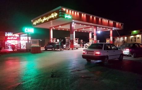 آتش سوزی یک پمپ بنزین در تهران / دلیل چه بود؟