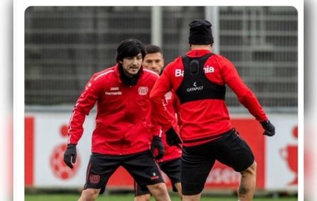 بازگشت سردار آزمون به تمرینات گروهی بایرلورکوزن