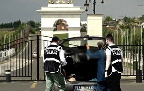 کنترل مقر منافقین به دست پلیس آلبانی افتاد