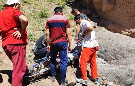 کوهنورد تکابی در پی سقوط از بلندی جان باخت