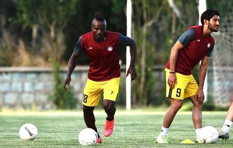 تمدید قرارداد مهاجم سابق استقلال و پرسپولیس با گل‌گهر