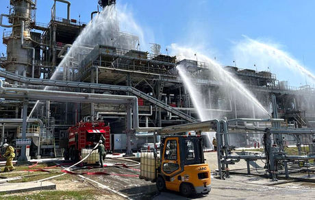 پالایشگاه روسیه بعد از پرواز پهپادهای اوکراینی آتش گرفت