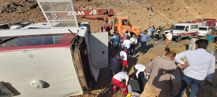 اسامی مصدومان واژگونی اتوبوس خبرنگاران