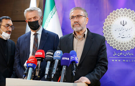 اجباری برای بازگشت اتباع افغانستانی مقیم ایران نیست