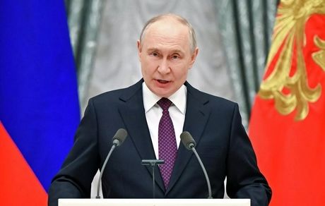 پوتین: قطب شمال امن‌ترین مسیر جایگزین برای تجارت جهانی است