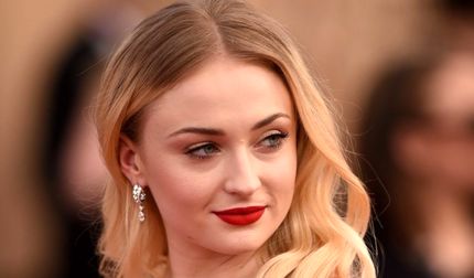 بازیگر سریال «تاج و تخت» صداپیشه شد