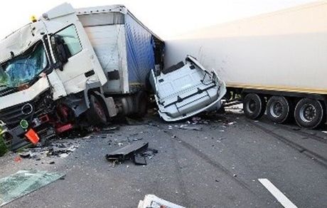 تریلی در جاده کهسرخ ترمز برید