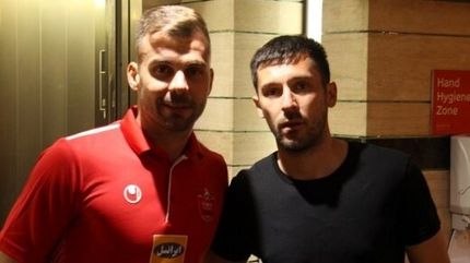 دیدار اسکوچیچ با ستاره‌های پرسپولیس و استقلال در رستوران/ عکس