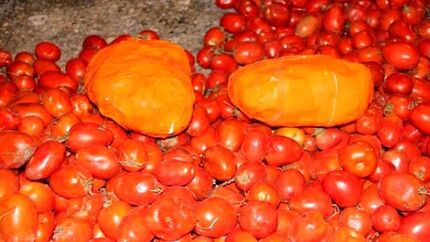 توقیف بار گوجه با طعم تریاک در اصفهان