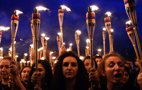 آتش کشیده شدن پرچم ترکیه و جمهوری آذربایجان در ارمنستان