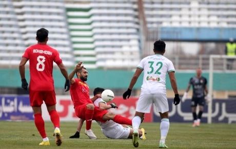 فولاد بالاخره برد / نکونام برنده جدال با رحمتی