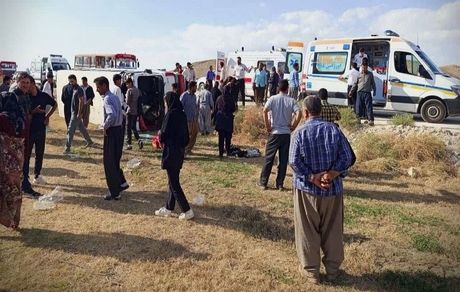 دستگاه مینی بوس حامل دانش آموزان دختر در نزدیکی محمدیار واژگون شد