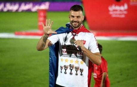 پاسخ تند و توهین‌آمیز دروازه‌بان سابق پرسپولیس در فضای مجازی