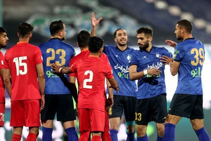 احتمال ۳ بر صفر بازی استقلال و فولاد / خطر بیخ گوش آبی پوشان