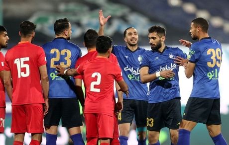 احتمال ۳ بر صفر بازی استقلال و فولاد / خطر بیخ گوش آبی پوشان