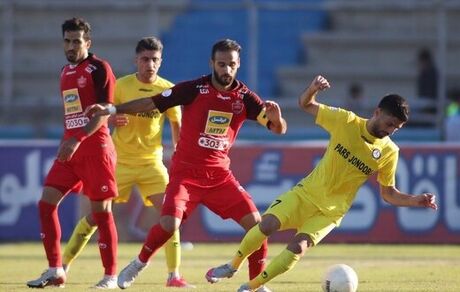 پرسپولیس موقتا صدرنشین شد