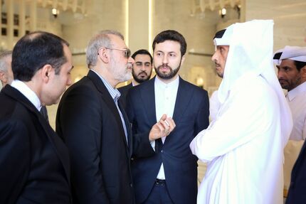 لاریجانی با نخست وزیر قطر دیدار کرد
