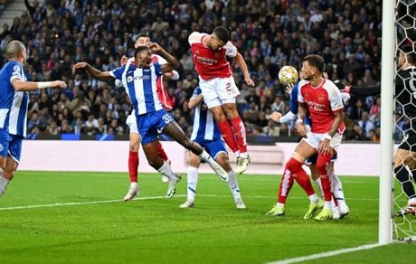 باخت ناامیدکننده آرسنال در دیدار رفت مقابل پورتو / یک سوپرگل کار را تمام کرد