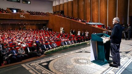 پزشکیان: اگر می خواهیم کشور را بسازیم باید برای فرزندان و دانش آموزان برنامه درست داشته باشیم