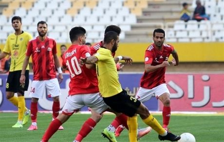 سومین شکست متوالی تراکتور این‌بار مقابل سپاهان/ قلعه‌نویی با ۲ «سَر» مچ دنیزلی را خواباند