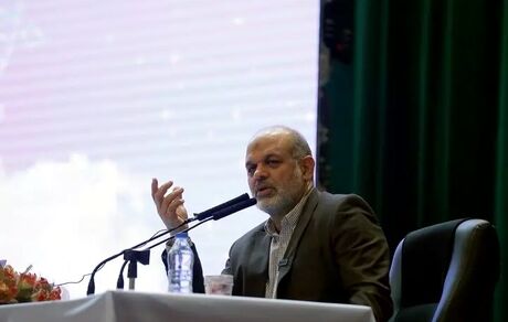 وزیر کشور: بنزین سه نرخی شایعه است