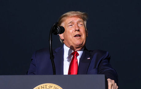 ترامپ: درخواستم برای تعدیل نرخ دلار را قبول نکردند