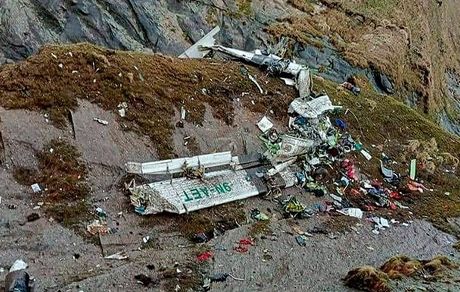 هواپیمای نپالی سقوط کرده است / محل سقوط شناسایی شد