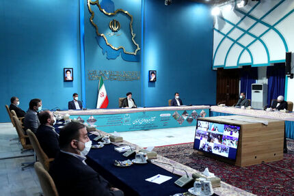فراهم کردن میدان فعالیت برای بخش خصوصی از وظایف دولت است