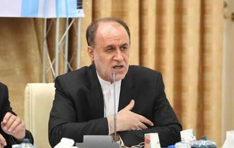 پرداخت حقوق تا ۵ میلیون تومان از مالیات معاف است / کمیسیون تلفیق حداقل حقوق ها را ۶۰ درصد افزایش داد / جمع رقم یارانه‌ها برای سال آینده ۲۲۰ هزار میلیارد تومان شده است. 