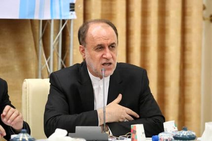 پرداخت حقوق تا ۵ میلیون تومان از مالیات معاف است / کمیسیون تلفیق حداقل حقوق ها را ۶۰ درصد افزایش داد / جمع رقم یارانه‌ها برای سال آینده ۲۲۰ هزار میلیارد تومان شده است. 