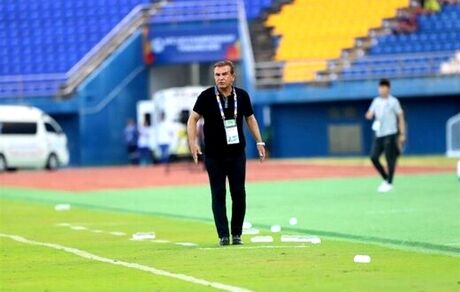 فرار به جلو، با سبک حمید استیلی
