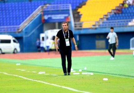 فرار به جلو، با سبک حمید استیلی
