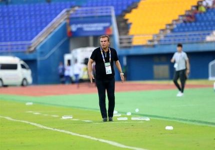 فرار به جلو، با سبک حمید استیلی