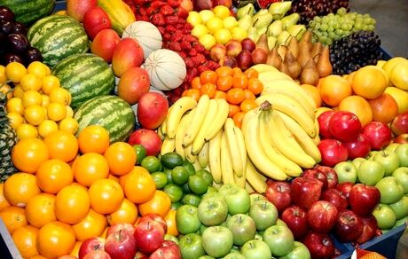 ۵۰۰۰ کیلو انواع میوه شب یلدا در استان خراسان شمالی توزیع شد