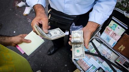 جزئیات شناسایی ۱۰۰۰ دلال ارز اعلام شد/ارز ۴۲۰۰ دارو و گندم حذف نمی‌شود