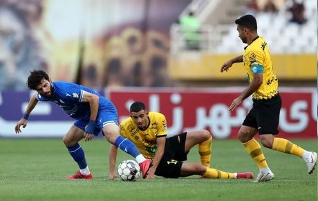 سپاهان با شکست استقلال به آسیا رسید / آبی‌ها دهم شدند