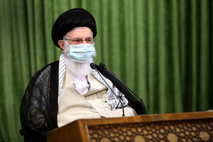 دستور رهبری به رییس جمهور برای بررسی تعطیلی دو هفته ای کشور در ستاد کرونا