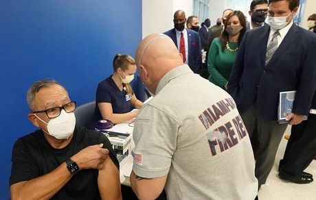 واکسیناسیون همگانی کرونا در آمریکا از روز دوشنبه