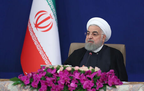 روحانی: در حال عبور از پیک کرونا هستیم