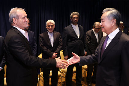 رئیس جمهور وارد پکن شد