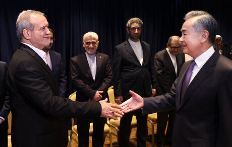 رئیس جمهور وارد پکن شد