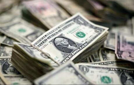 دلار عقب رفت