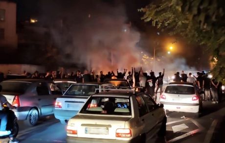 یکی از عوامل اغتشاشات زنجان که روسری‌اش را آتش زد، بازداشت شد